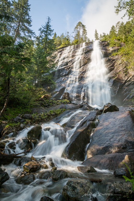 Hiking Bridal Veil Falls and Lake Serene, Washington